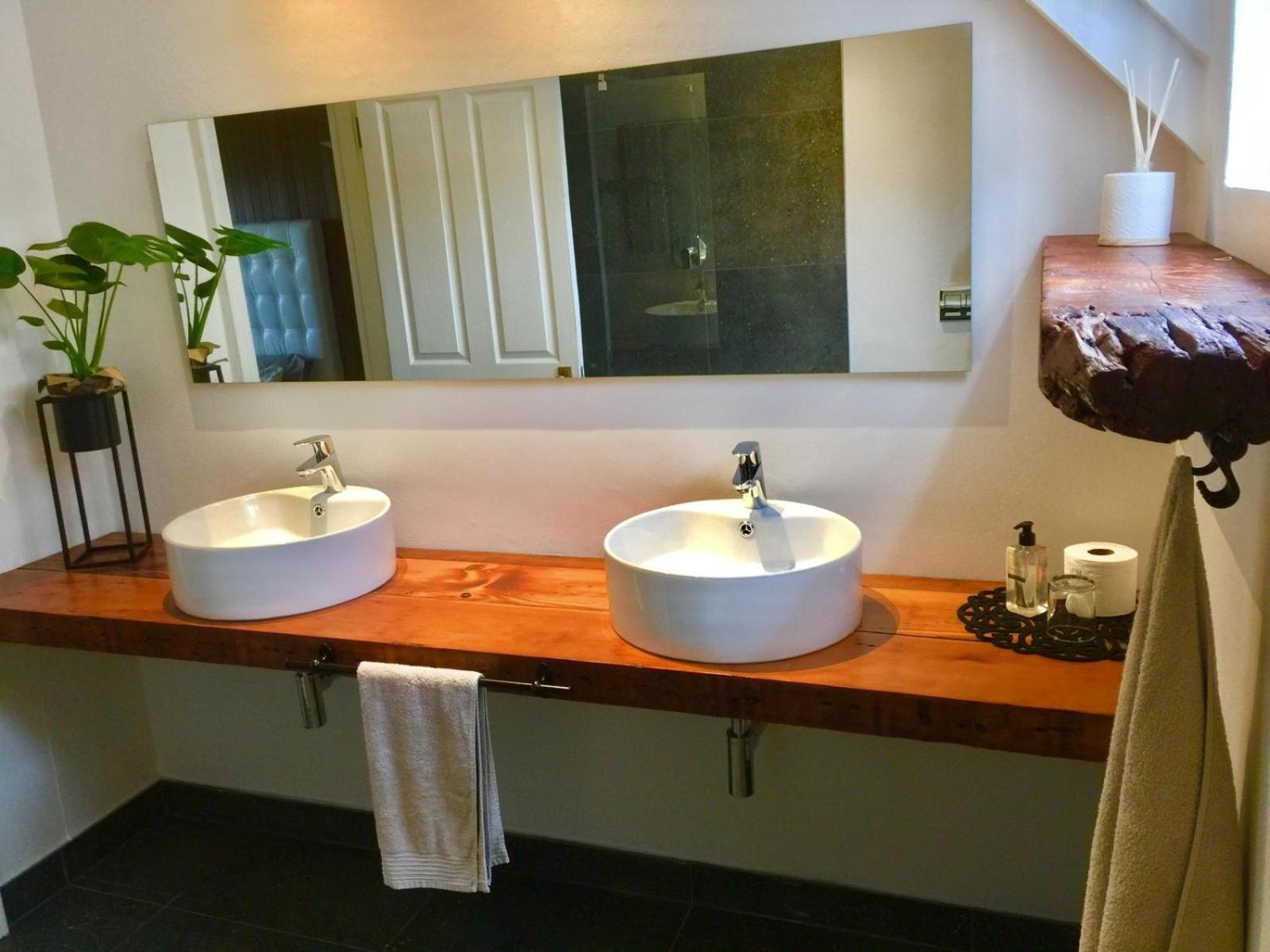 Mediterranean Villa Guesthouse كيب تاون الغرفة الصورة